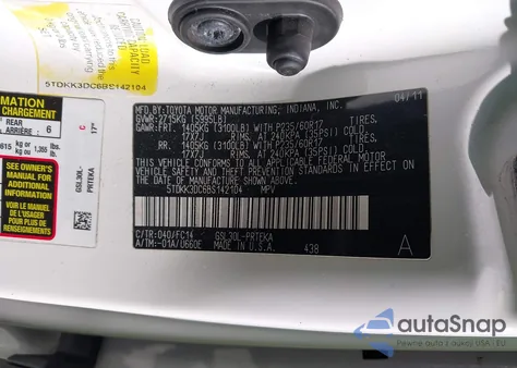 2011 Toyota Sienna Le V6 z USA, uszkodzony, nr VIN 5TDKK3DC6BS142104